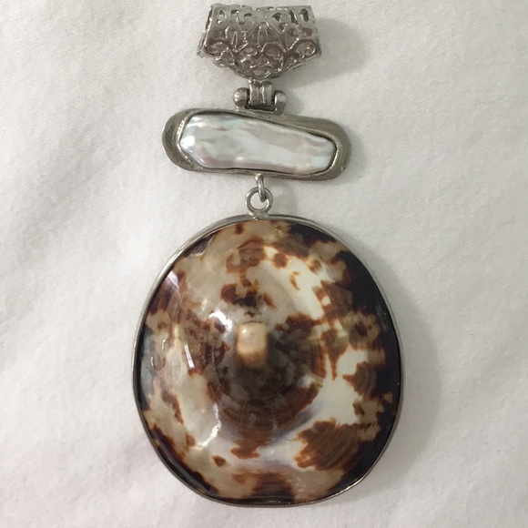 Brown and cream pendant - Picture 2 of 9